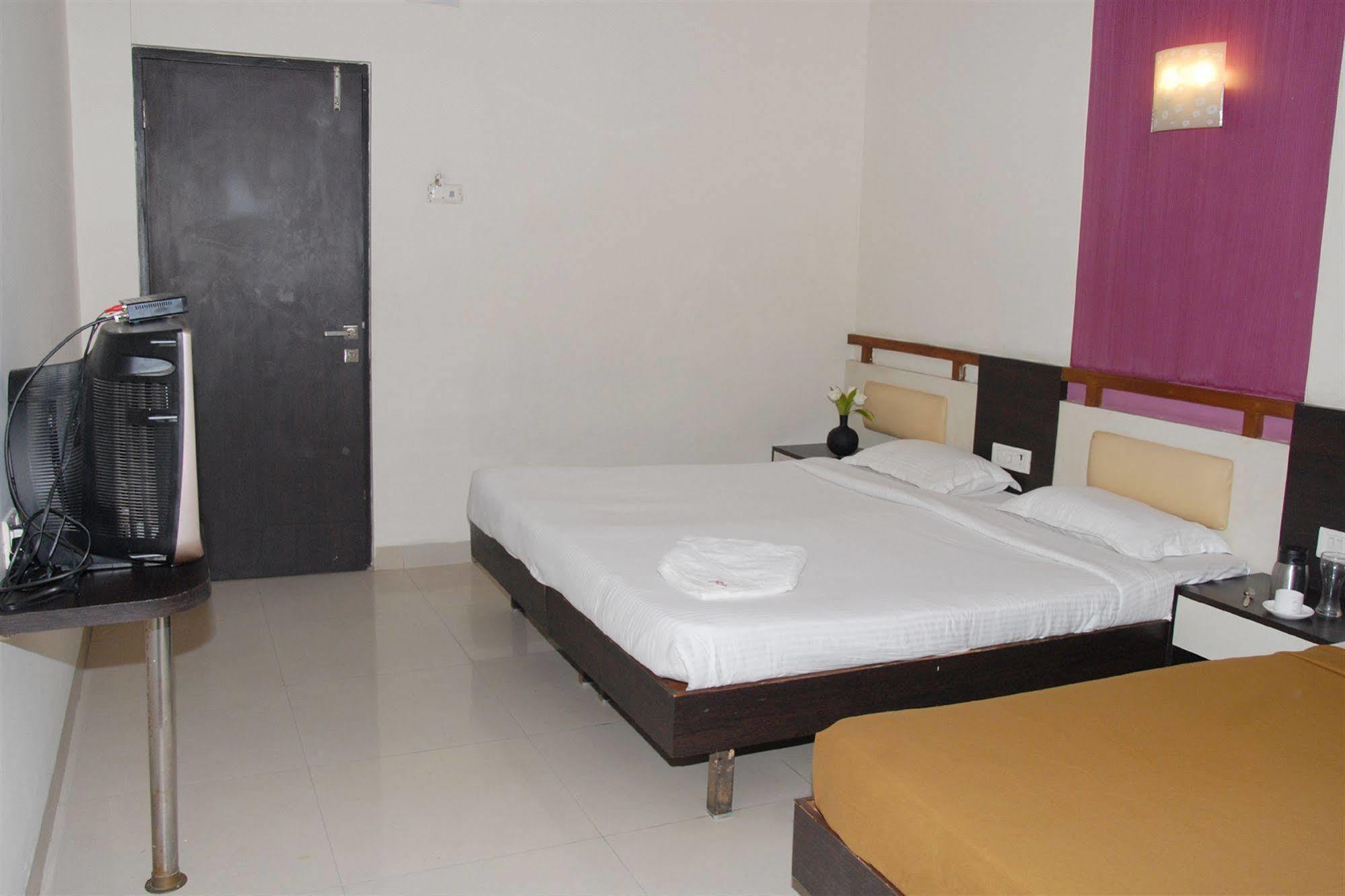 העיר בנגלור Hotel Enzo International מראה חיצוני תמונה